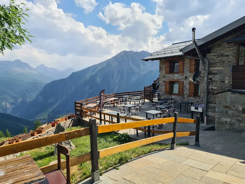 Rifugio G. Bertone (2000m), Courmayeur - Italie